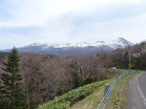 5日目　路肩に止めて　知床連山撮影